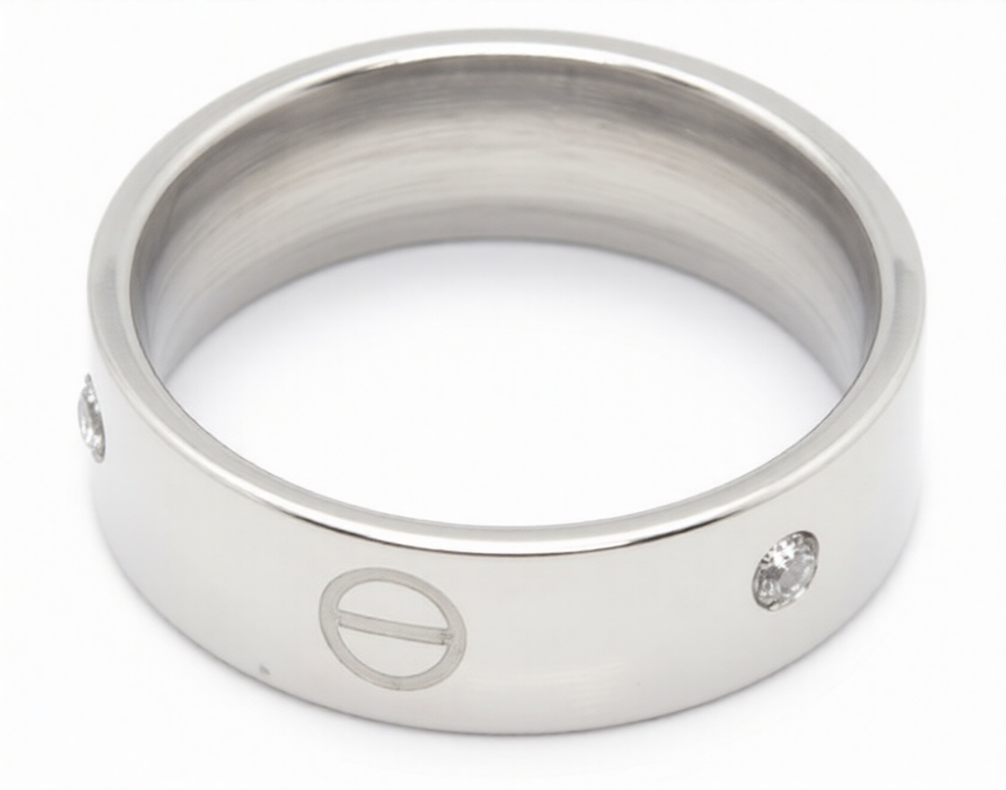 Anillo de acero quirurgico con pequeños strass